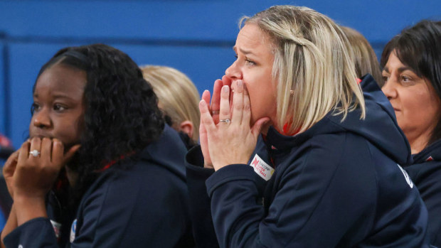 Swifts hoofdcoach Brynie Acale met Sam Wallace.
