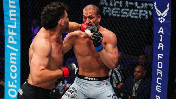 Rob Wilkinson throws a punch against Tom Breese during PFL 2024.