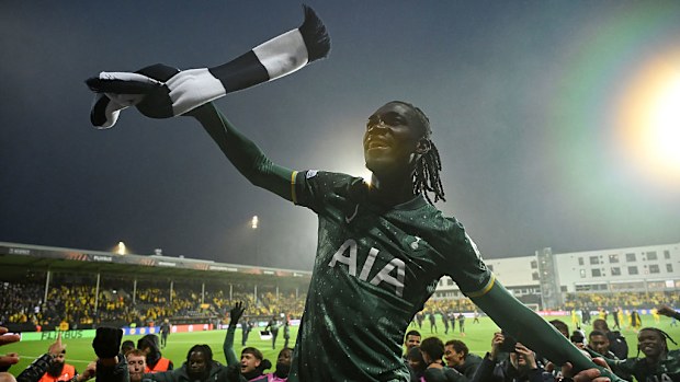 Yves Bissouma of Tottenham Hotspur celebrates.