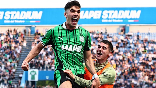 Cristian Volpato of US Sassuolo celebrates after scoring his team's first goal during the Serie A match between US Sassuolo Calcio and Como 1907.
