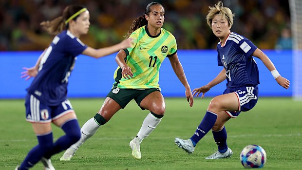 Mary Fowler of the Matildas controls the ball.