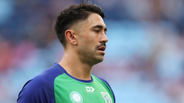 Shaun Johnson of the Warriors warms up.