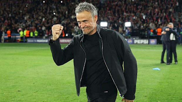 Luis Enrique celebrates at fulltime at Parc des Princes.