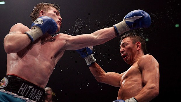 Ricky Hatton in azione contro Kostya Tszyu.