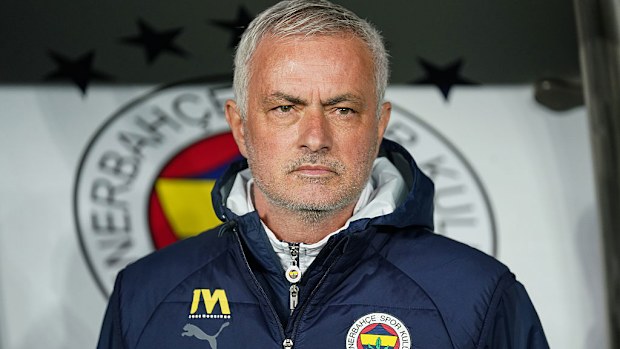 Fenerbahçe teknik direktörü José Mourinho, Fenerbahçe ve Galatasaray arasındaki Ziraat Türkiye Kupası Çeyrek Final maçında.