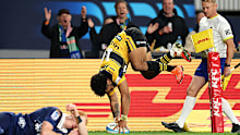 Fehi Fineanganofo of the Hurricanes scores a try at Eden Park.