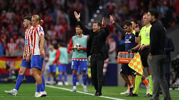 Diego Simeone at Metropolitano Stadium.