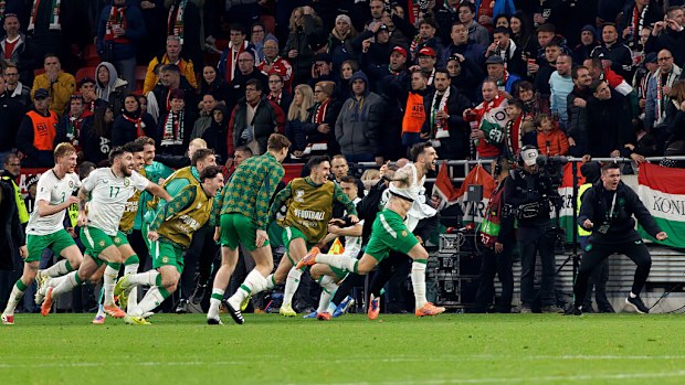 Troy Parrott, İrlanda'yı Dünya Kupası play-off'larına gönderen hat trick ile maçı öne çıkardı.