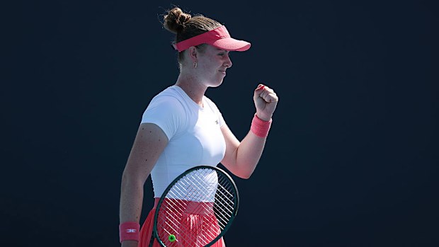 Talia Gibson, bir puanı kutluyor.