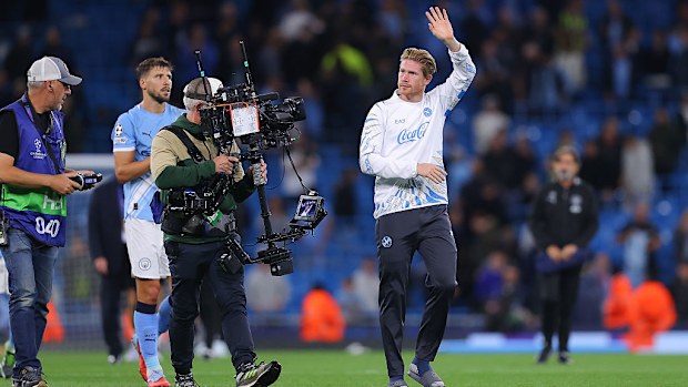 Kevin de Bruine de Napoli admite los partidarios del Manchester City.