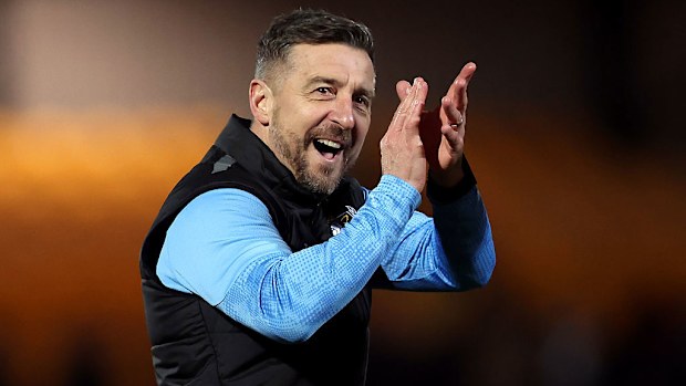 Jon Brady celebra la victoria sobre el Bristol City.