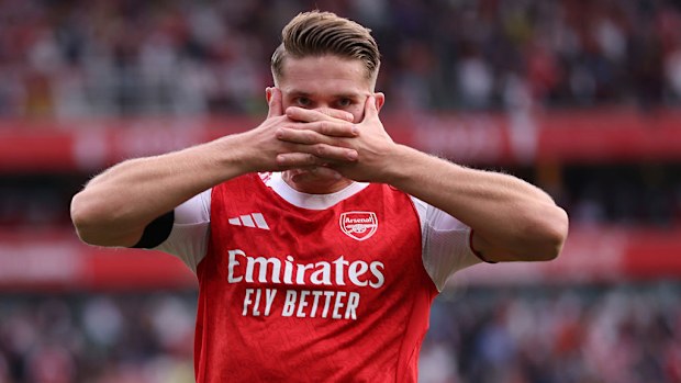 Viktor Gyokeres of Arsenal  of Arsenal celebrates after scoring a goal to make it 3-0.