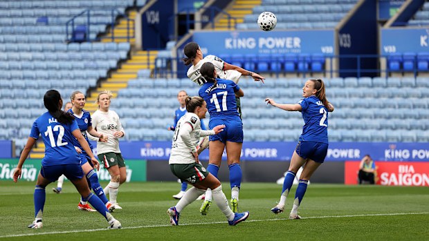El cabezazo de Sam Kerr fue el gol histórico. 