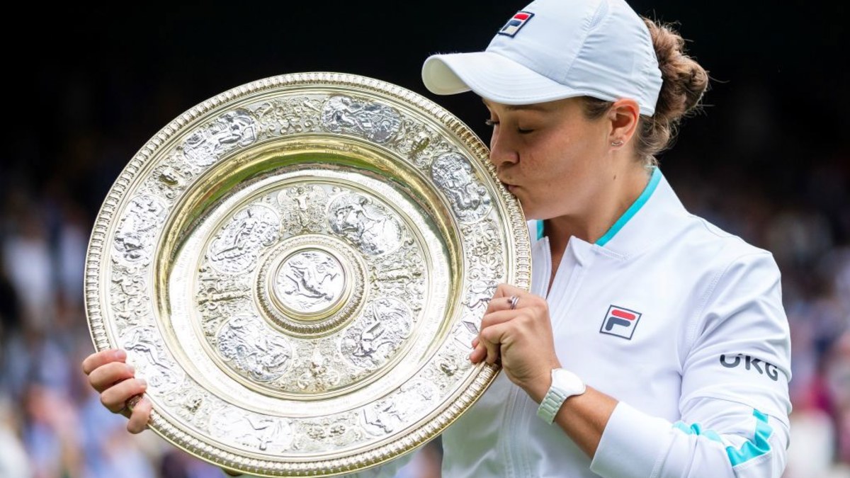 Barty announces surprise Wimbledon return