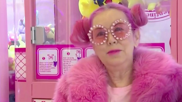 Kitten Kay Sera, woman loves colour pink so much she married it.
