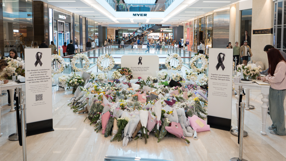 Bondi stabbing update: Westfield to remove flowers, tributes for ...