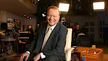 Bert Newton conducting an interview on his show, Good Morning Australia.
