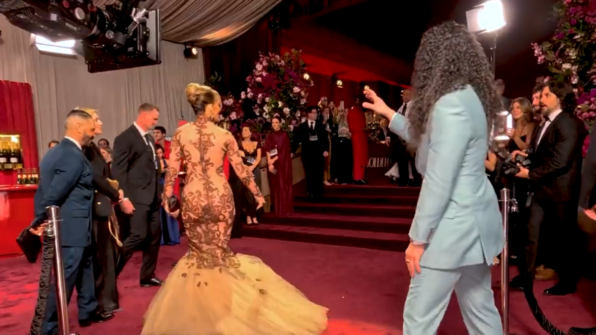 2026 Golden Globes: Glambot director defends Jennifer Lopez's 'rude ...