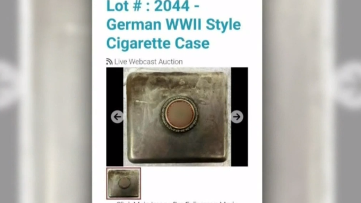 Melbourne collector auctions off Nazi memorabilia before ban | Nine.com.au