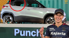 Ellyse Perry smashed the rear window of a sponsor's car with a mammoth six. 