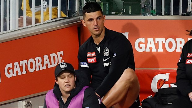 Scott Pendlebury sakatlandı.