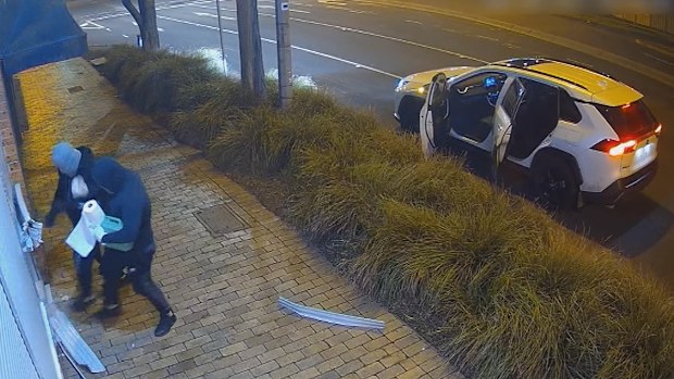 Melbourne arson: More arrests over tobacco shop fires that caused $10m ...