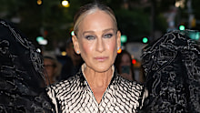 <p>Who needs Paris Fashion Week when Sex and the City actress Sarah Jessica Parker wears this in New York? </p><p>Parker wore this dramatic dress to the York City Ballet 2025 Fall Fashion Gala. </p><p>The gown's extremely exaggerated shoulder pertude out of the dress, almost resembling costume angel wings. ﻿</p>