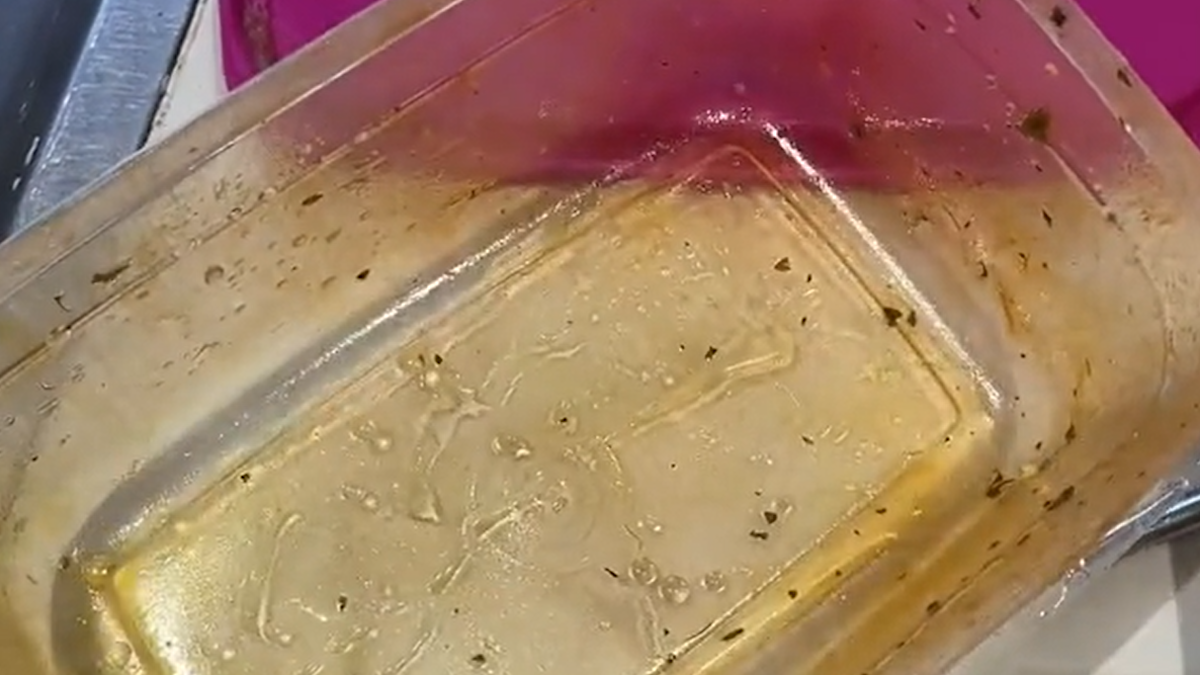 The 60-second hack that transforms stained plastic containers | Nine.com.au