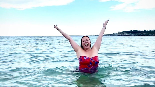 Shelly Horton gives ice baths a try.