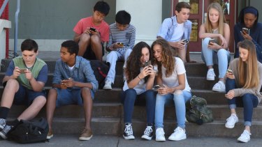 In Screenagers What To Do About Too >> The Documentary Screenagers Shows How To Overcome Our Obsession With In Screenagers What To Do About Too >> The Documentary Screenagers Shows How To Overcome Our Obsession With