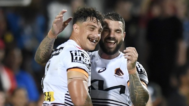 Adam Reynolds ve Kotoni Staggs 2023