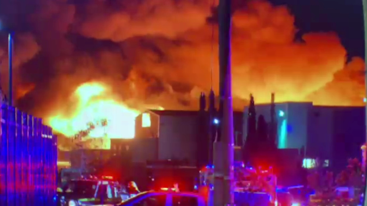 Chemsol factory fire triggers massive explosion at Bibra Lake in Perth ...