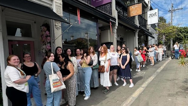 Shoppers line up down the block to visit Australia's niche romance book stores.