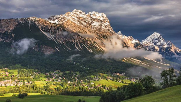 Rockfalls occur regularly in the Dolomites.