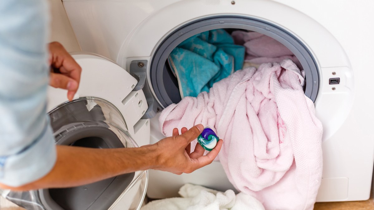 How to use laundry detergent pods: Scientist reveals the ... - Nine