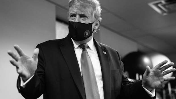 Donald Trump wears mask on Twitter