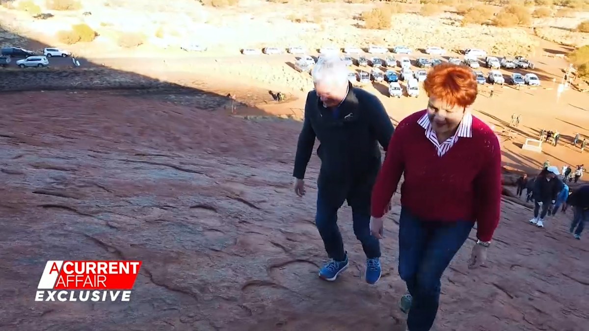 Pauline Hanson Uluru climb | Nine.com.au