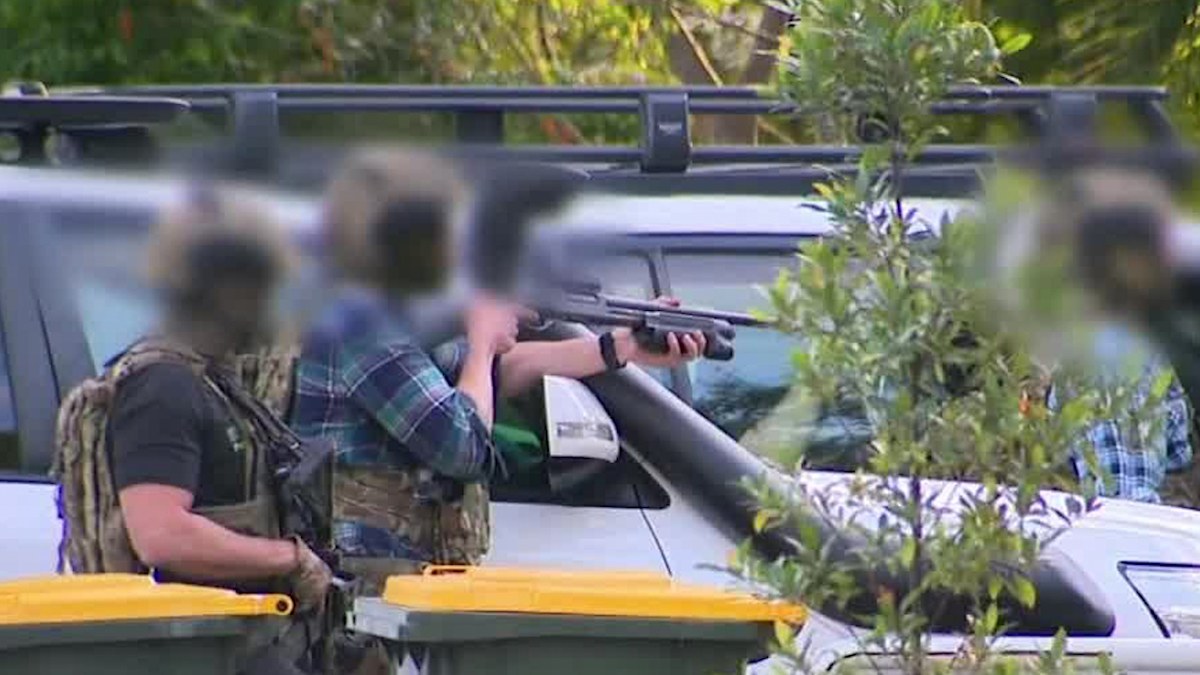 Man surrenders to police after hours-long siege in Brisbane | Nine.com.au