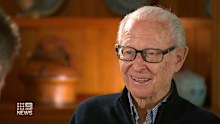 Peter Overton interviews Nine legend Brian Henderson. (9News)