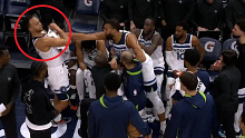Rudy Gobert punches Kyle Anderson in a fiery exchange.