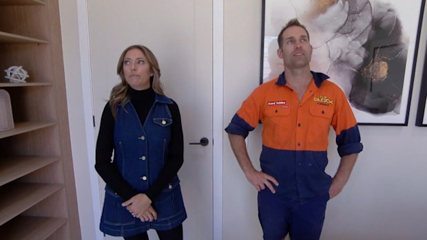 Dan vs Dani week 2 guest bathroom