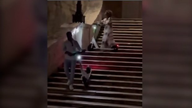 American tourists banned from Spanish Steps
