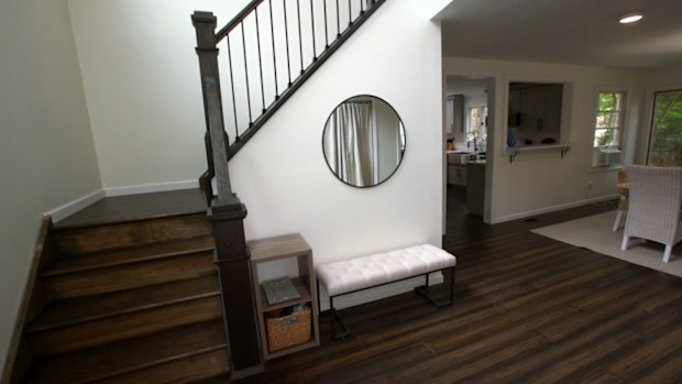Beachfront Bargain Hunt: Renovation 9Now