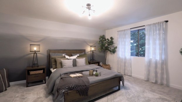 Unsellable Houses Lake House Season 1, Episode 11
