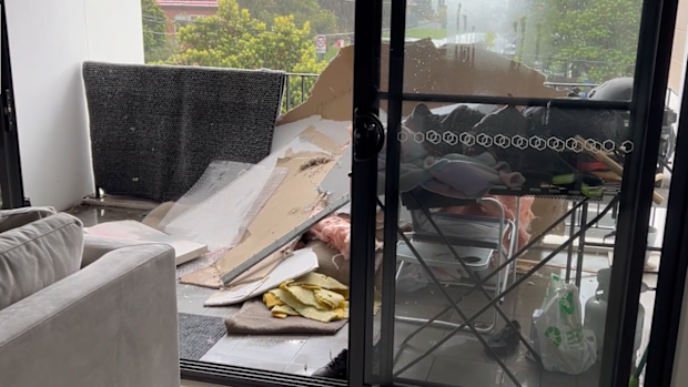 Sydney apartment building flooded after pipe bursts leaving trail of ...