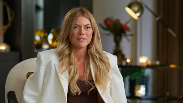 MAFS 2025 Jacqui reacts to her husband dropping her on the floor