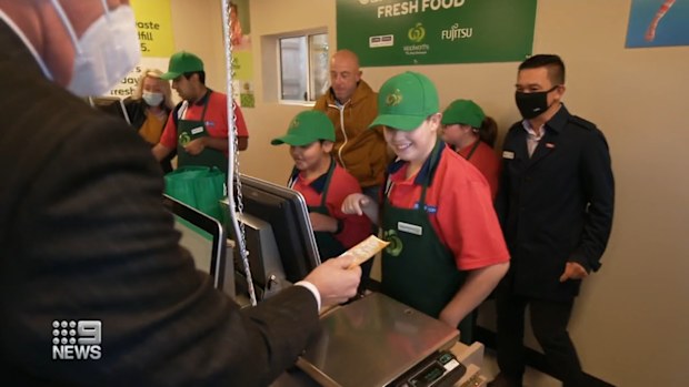 The national expansion of the program was announced at the opening of the newest Mini Woolies at Clarke Road School in Hornsby, Northern Sydney.
