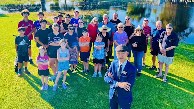 A Perth councillor is in a standoff with council over a mosquito and midge outbreak that is leaving children with bites at a popular park.