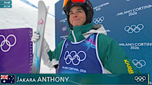 Jakara Anthony tops the scoreboard after a sizzling first moguls run at Milano Cortina 2026.