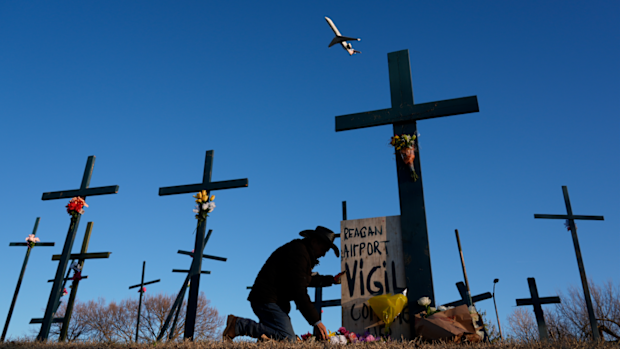 Washington plane crash: Families visit US air disaster crash site as ...